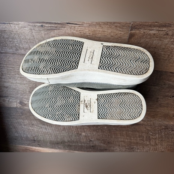 Toms ‘Riley’ Shoes - Picture 8 of 8